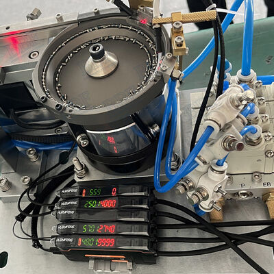 Silnik wibracyjny elektromagnetyczny 220V 50Hz Wibracyjny podajnik ślimakowy z misą o średnicy 300 mm, odpowiedni do integracji z linią produkcyjną