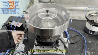 Podajnik wibracyjny z gumowym pierścieniem typu O-ring. Dostosowana maszyna do karmienia z certyfikatem CE